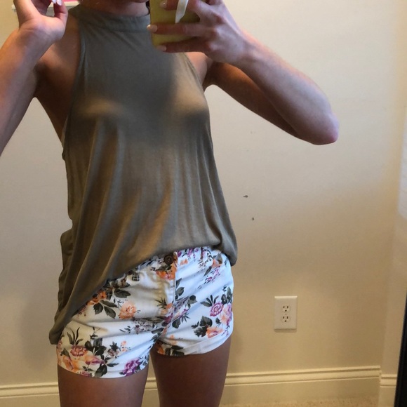 Short & Top Set - Picture 2 of 4